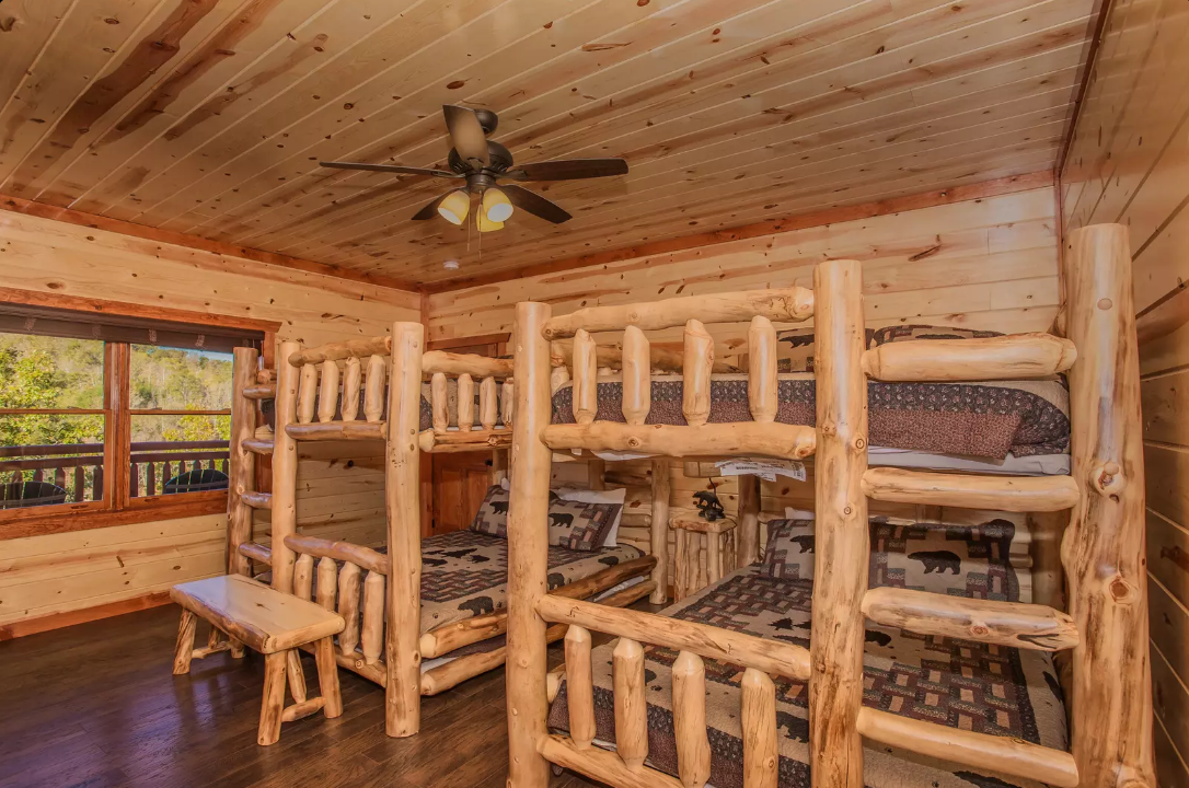 Mountain Majesty Cabin Bunk Room